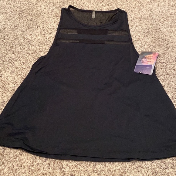 NWT - medium activewear lot - Picture 8 of 8